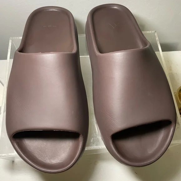 Yeezy | Shoes | Adidas Yeezy Slides Dark Brown Sz3 | Poshmark display picture 1